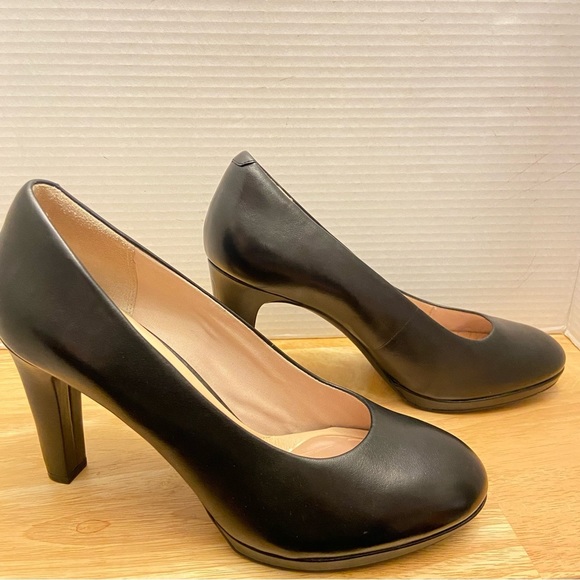 Rockport Shoes - Rockport Women’s Black Leather High Heels with Trutech Size 9.5.